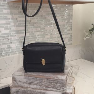 What hands free? Cute back cross body purse/wallet